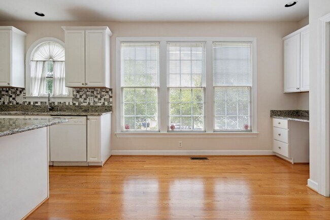 Building Photo - Southern Village Townhome available in early August