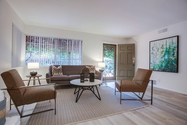 Building Photo - 350 Gravilla St