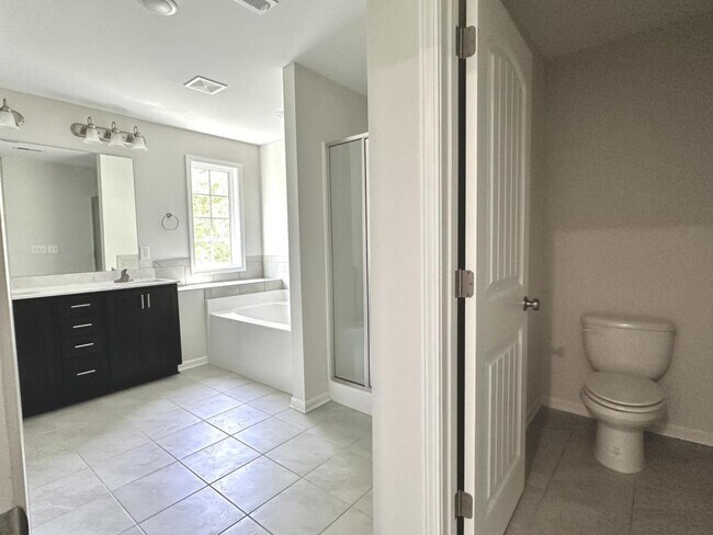 Building Photo - 3816 Briargate Ln
