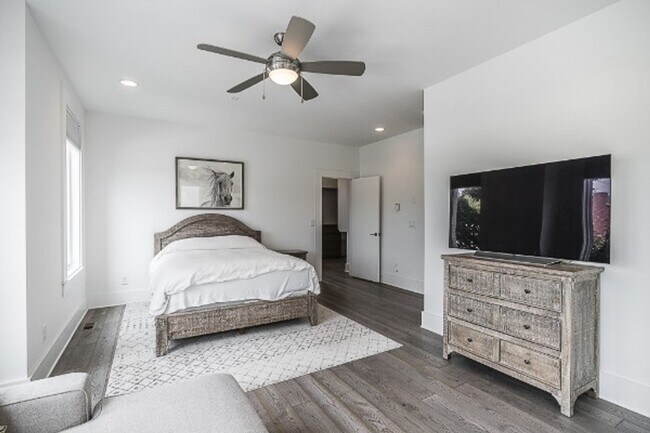 Building Photo - 3BR Germantown Townhome in the Heart of Nashville