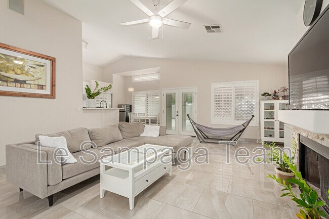 Building Photo - 1448 N Saddle St