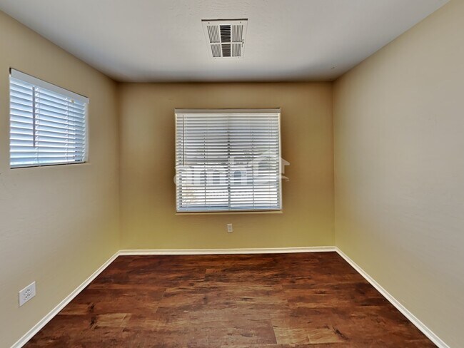 Building Photo - 19395 E Carriage Way