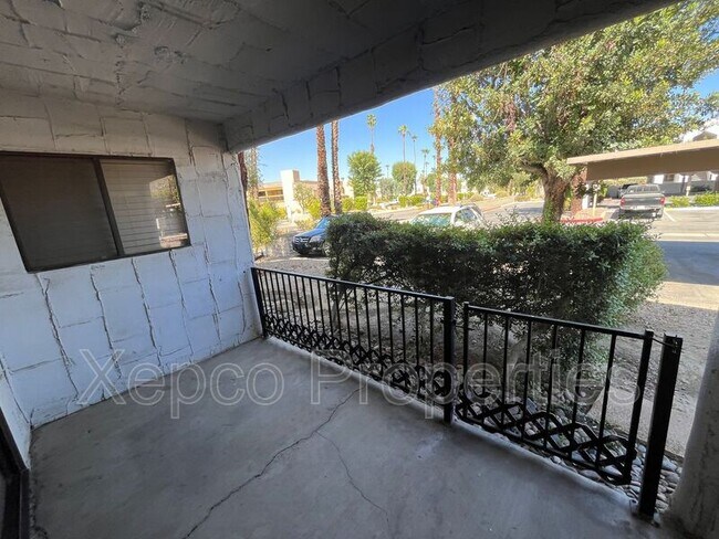Building Photo - 5285 E Waverly Dr
