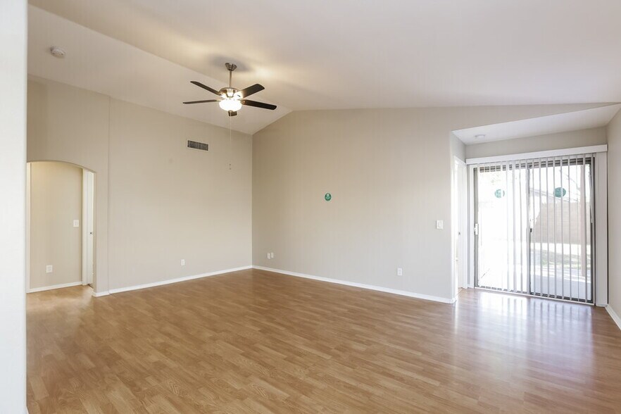 Building Photo - 13381 W Ocotillo Ln