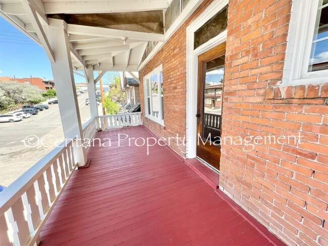 Building Photo - Great 3 Bedroom near Tech!
