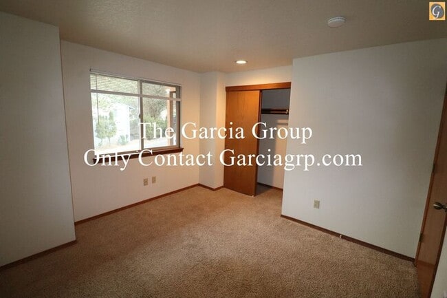 Building Photo - 5902 SW Karla Ct