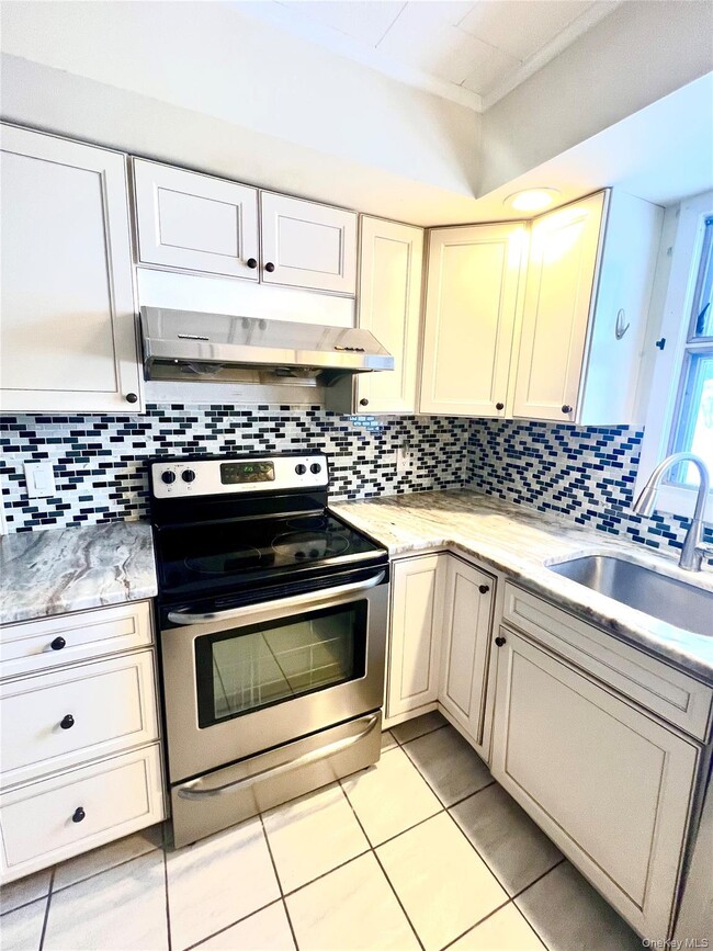 Building Photo - 22 Canal Dr