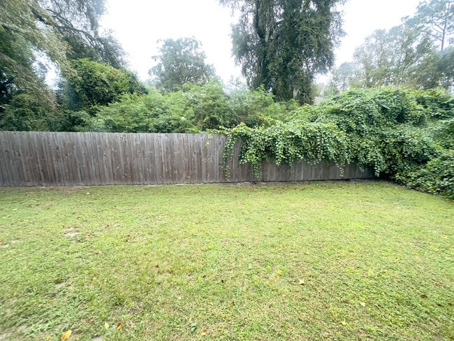 Building Photo - 2Bed/ 1 Bath Apartment Available NOW in Jacksonville!