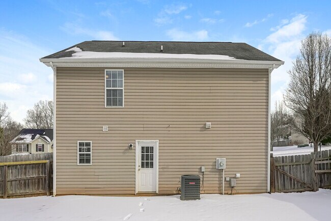 Building Photo - 5624 Fairway Forest Dr