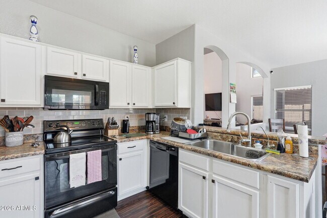 Building Photo - 2033 N 107th Dr