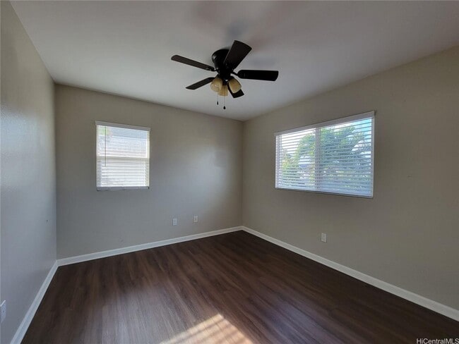 Building Photo - 91-1040 Kaipu St Ewa Beach, HI 96706