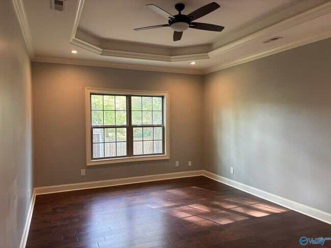 Building Photo - 317 Rosemont Rd SE