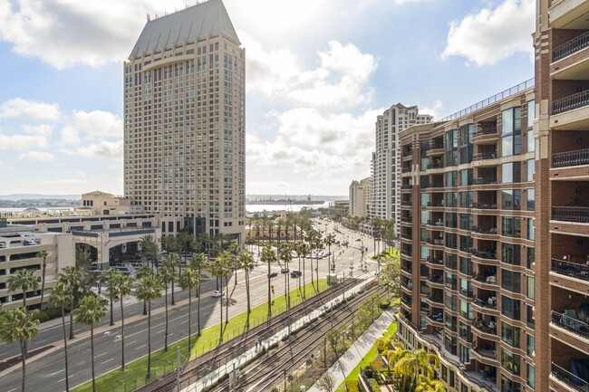 Building Photo - 500 W Harbor Dr