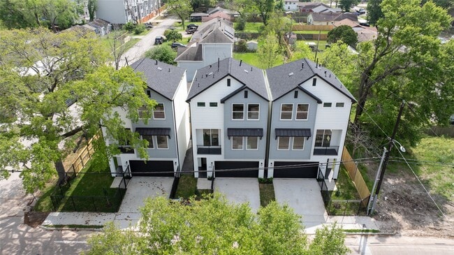 Building Photo - 4010 Yellowstone Blvd