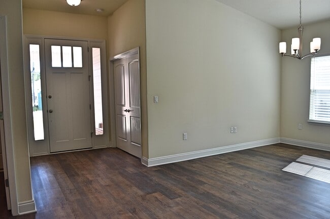 Building Photo - 211 Brandywine Rd