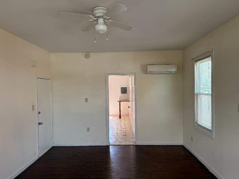 Building Photo - 3031 Hamilton Ave