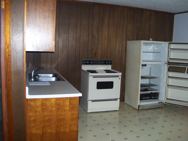 Building Photo - 4561 Nails Creek Rd