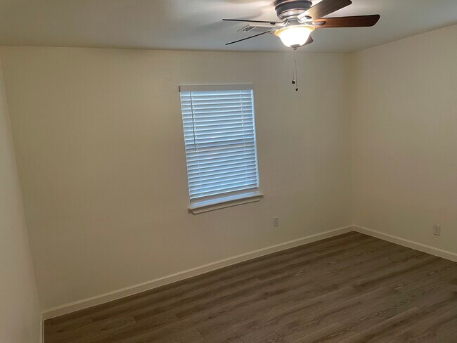 Building Photo - 6705 Covington Dr