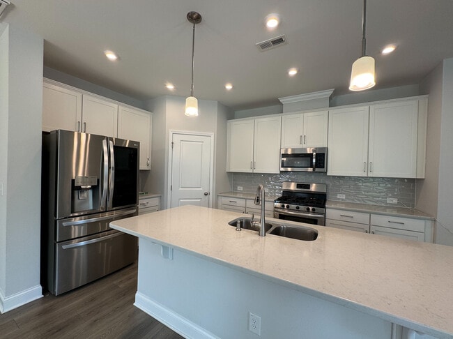 Building Photo - 3027 Dunnock Dr
