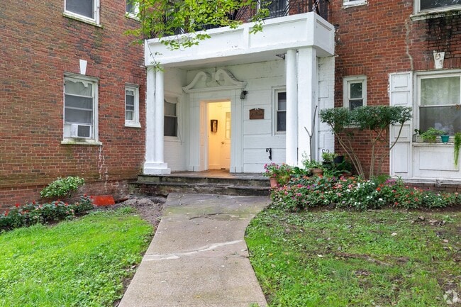 Building Photo - 457 W State St