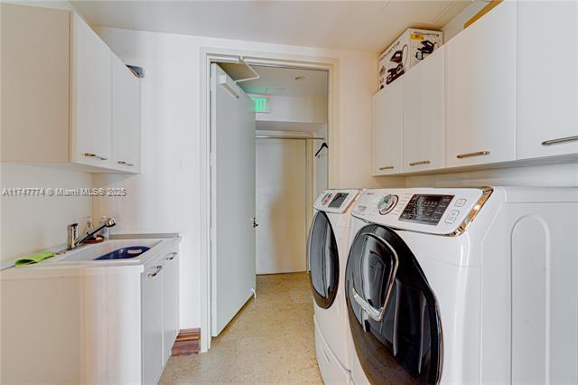 Building Photo - 16047 Collins Ave