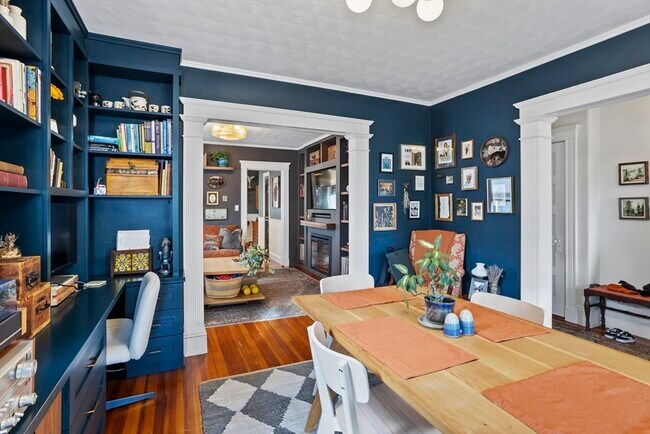 Building Photo - 36 Windsor St