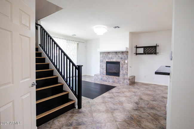 Building Photo - 4522 W Ravina Ln