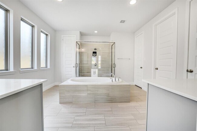 Building Photo - 15014 Little Fox Canyon Tr