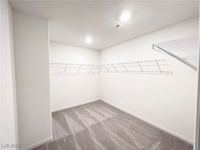 Building Photo - 7012 Sylmar Ave