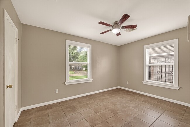 Building Photo - 1310 Belshire Rd