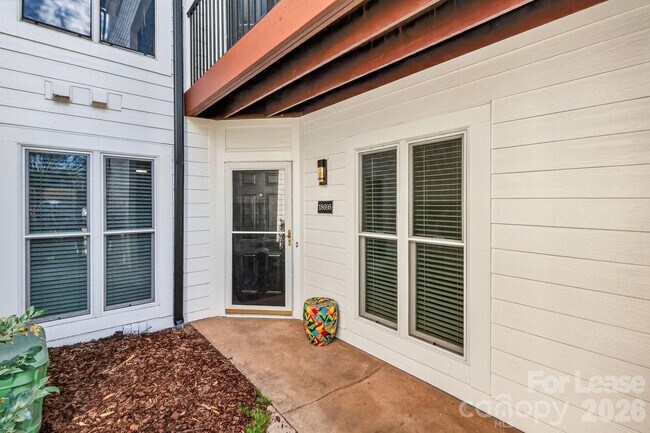 Building Photo - 18695 Vineyard Point Ln