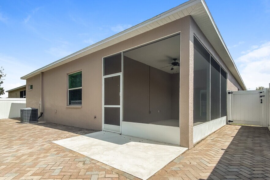 Building Photo - 4323 Sand Ridge Blvd