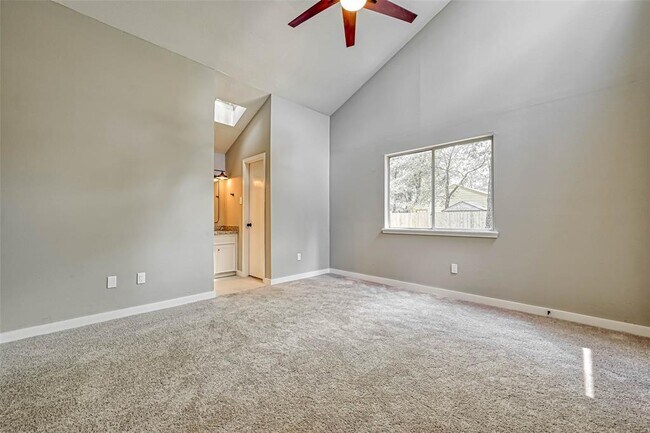 Building Photo - 12 Field Flower Ct