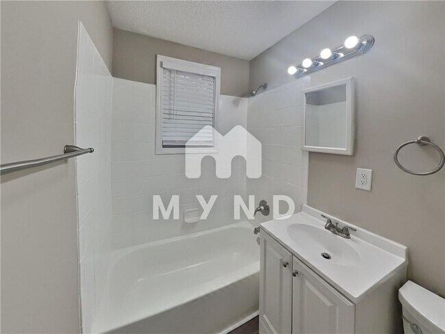 Building Photo - 406 Blair Villa Dr SE