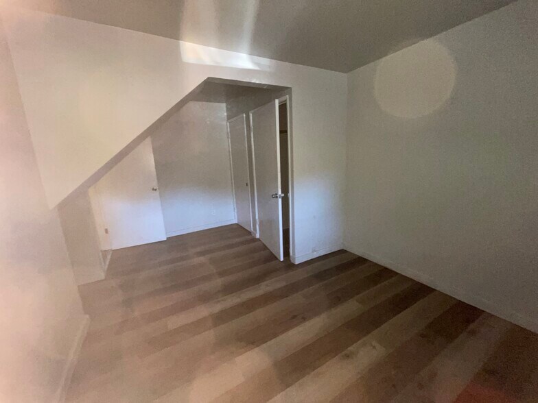 Building Photo - 5120 S Roxbury St