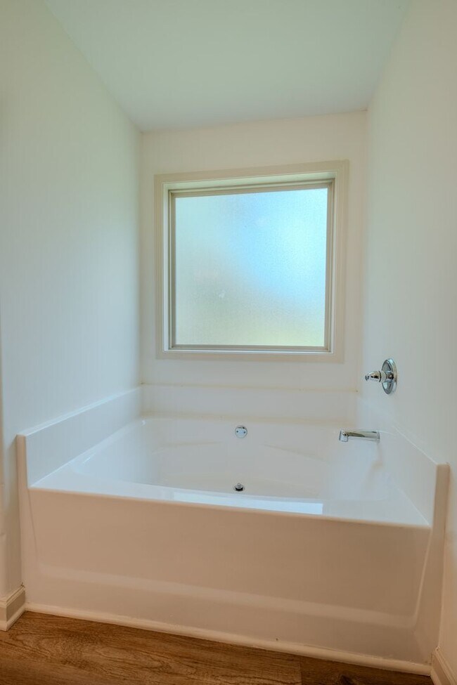 Building Photo - 115 Cypress Pl