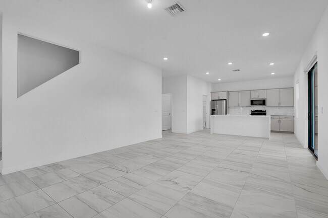 Building Photo - 2006 NE Ocean Dunes Dr