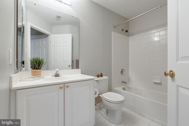 Building Photo - 8832 Papillon Dr