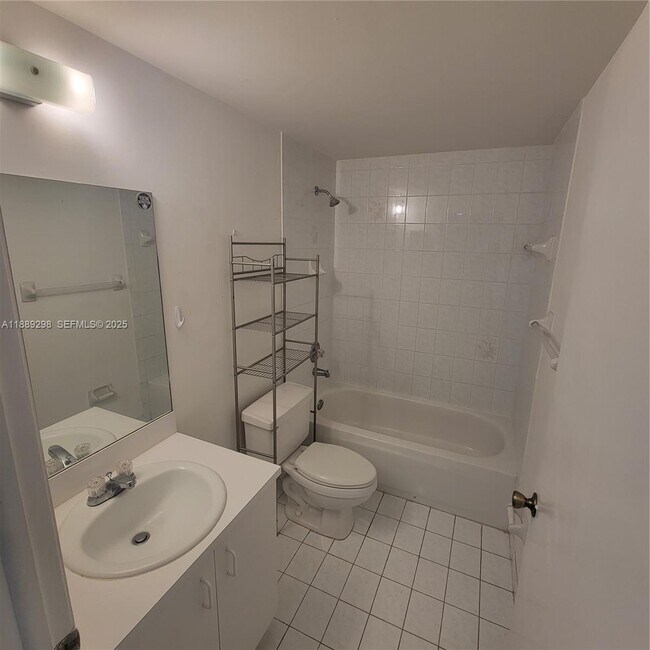 Building Photo - 8019 Lake Dr