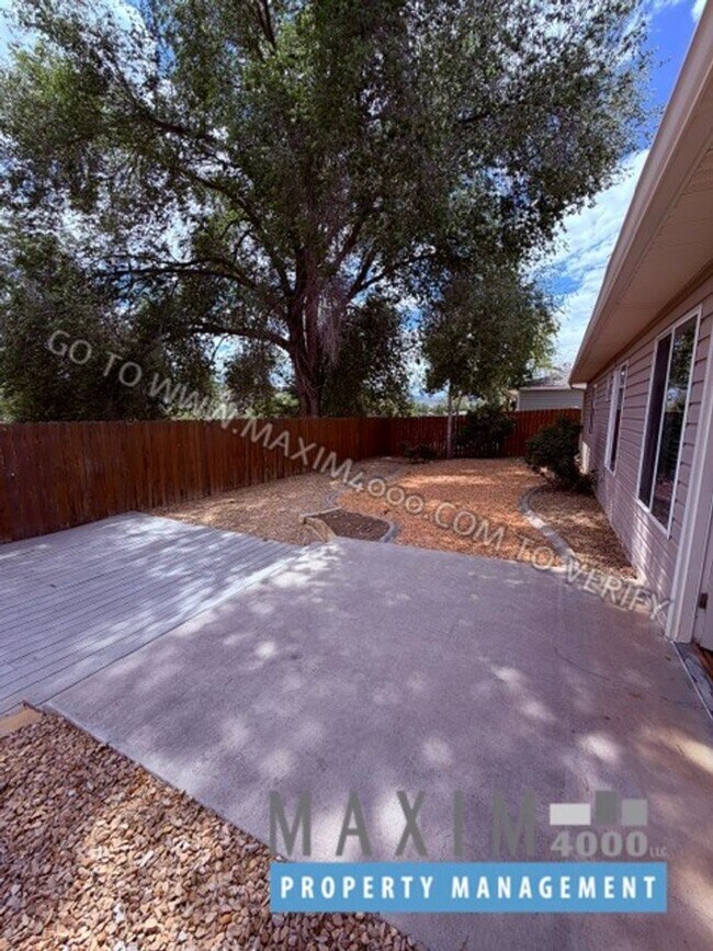 Building Photo - 255 Sargent Cir