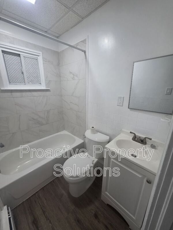 Building Photo - 532 Alder St