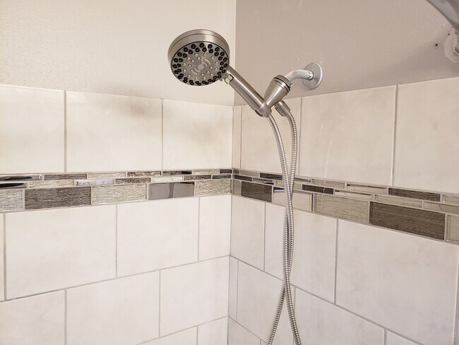 Building Photo - 5825 Balsam Rd