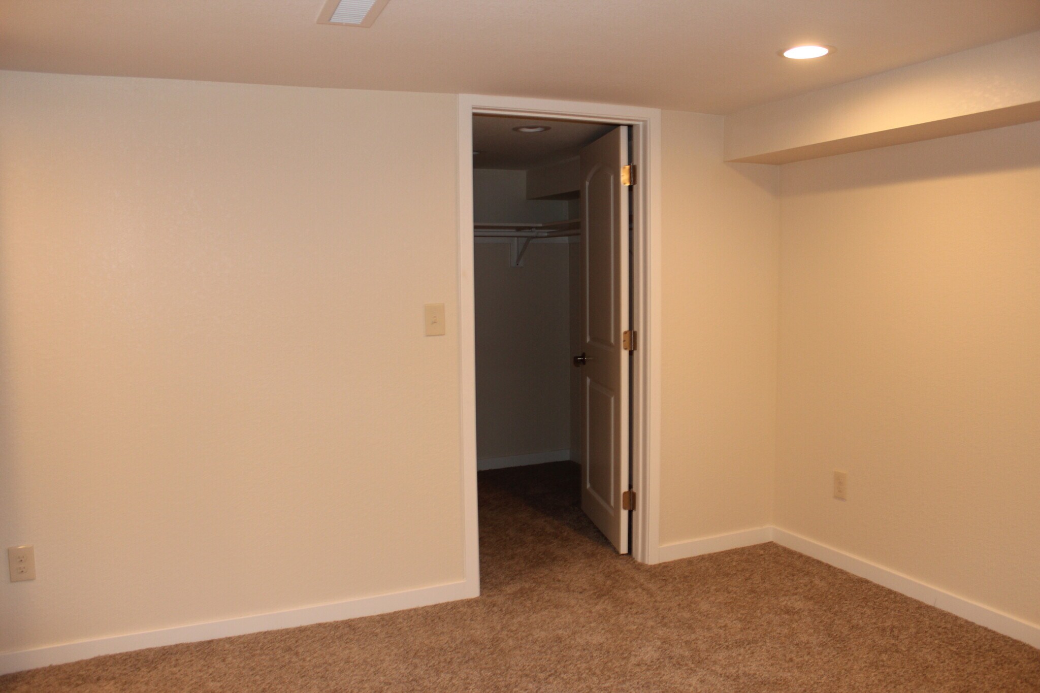 Primary bedroom walk-in closet - N60W15751 Hawthorne Dr