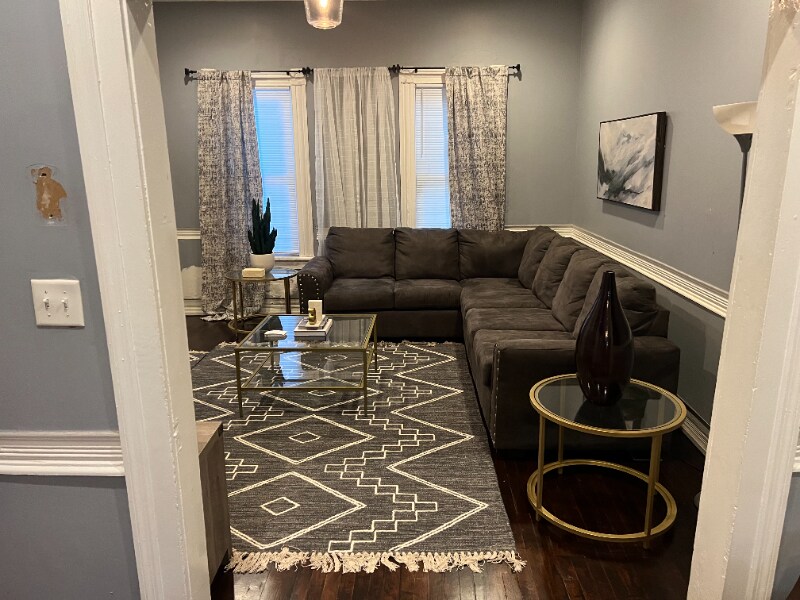 Building Photo - 514 W 38th St