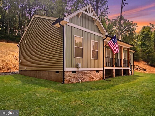 Building Photo - 441 High Top Rd