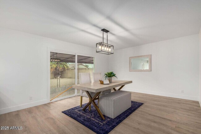 Building Photo - 3933 W Cactus Wren Dr