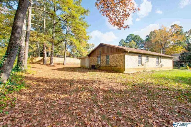 Building Photo - 3908 Grunden Dr SW