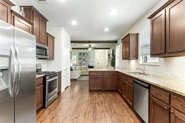 Building Photo - 2157 Miramar Dr