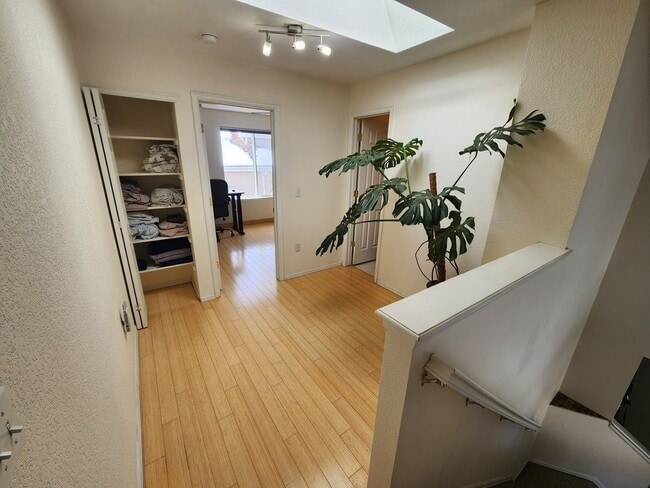 Building Photo - 7137 Arrowroot Ave