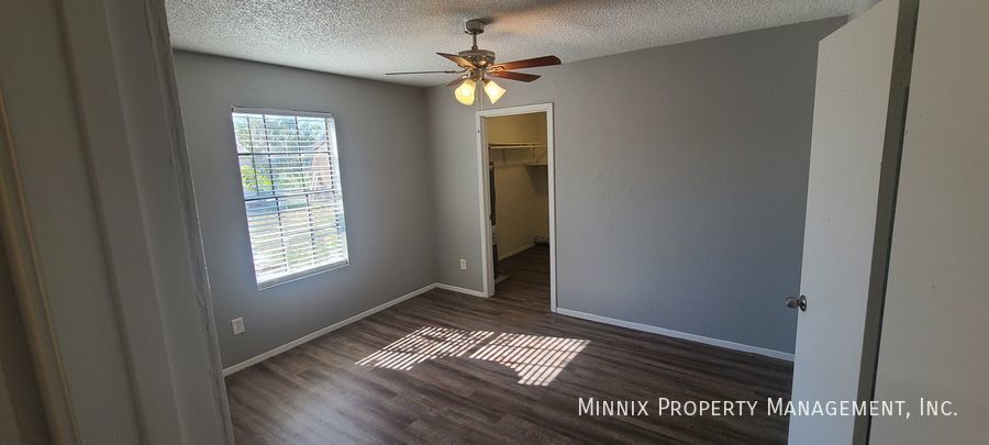 Building Photo - 3007 W Louisiana Ave